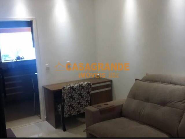 Casa para Venda em São José dos Campos - 4