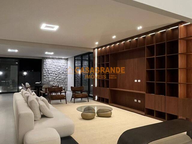 Casa para Venda em São José dos Campos - 4