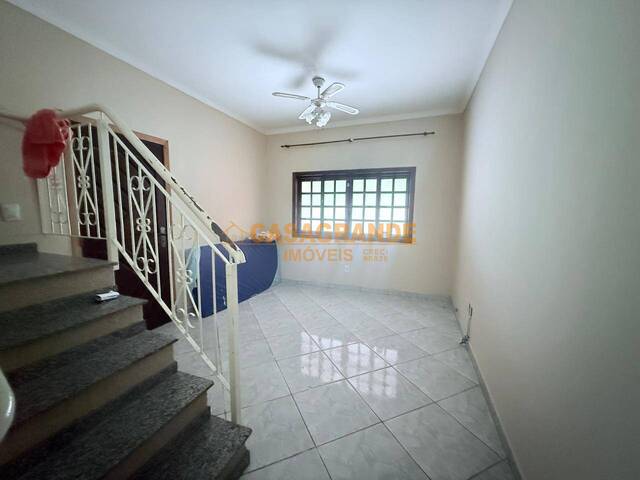 Casa para Venda em São José dos Campos - 5