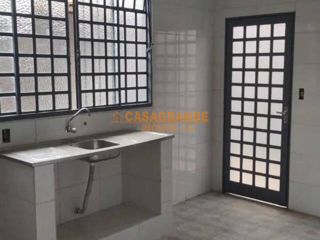 #11833 - Casa para Venda em Jacareí - SP - 3