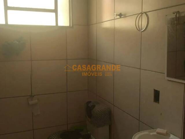 Casa para Venda em São José dos Campos - 2