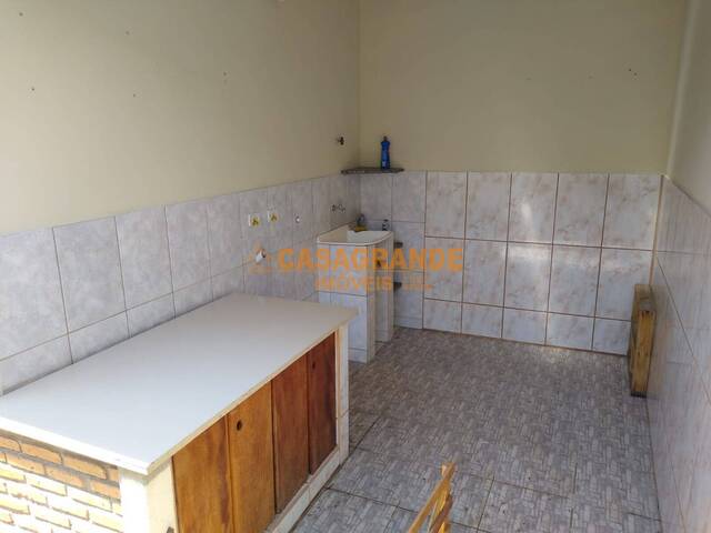 Casa para Venda em São José dos Campos - 4