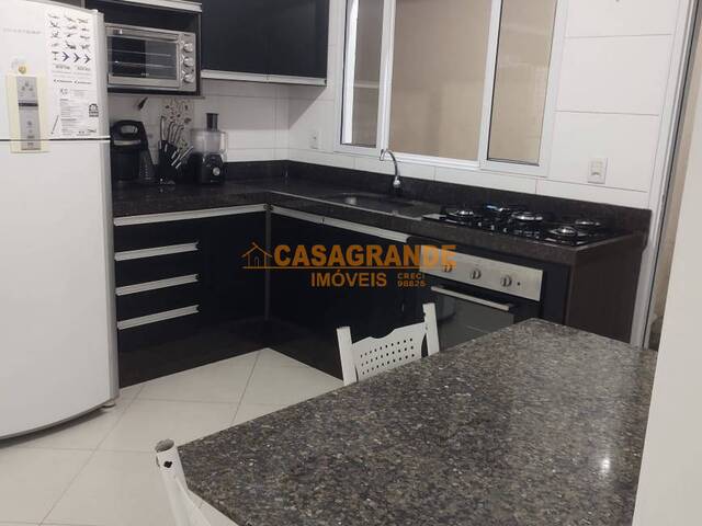 Casa para Venda em São José dos Campos - 4