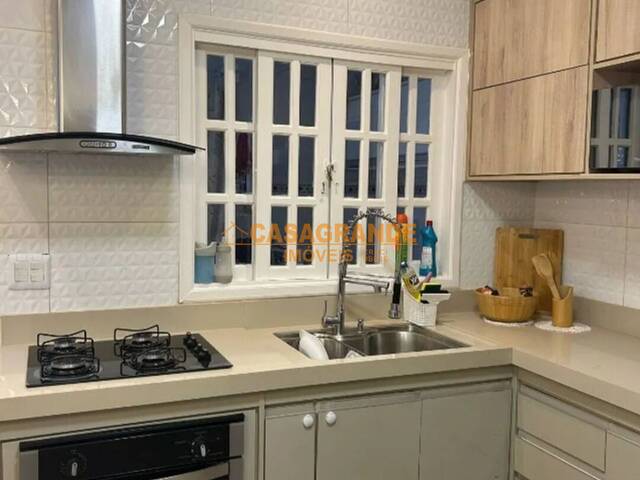 Casa para Venda em São José dos Campos - 5
