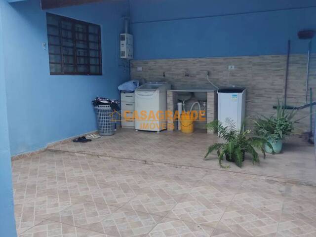 Casa para Venda em São José dos Campos - 5