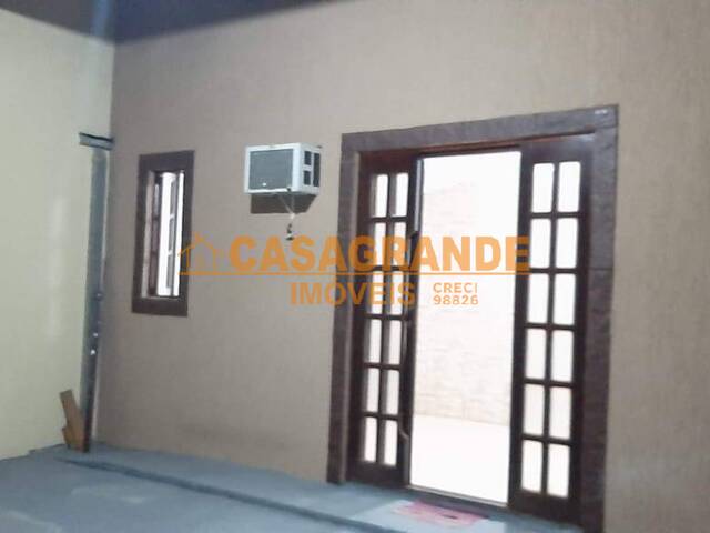 Casa para Venda em São José dos Campos - 4
