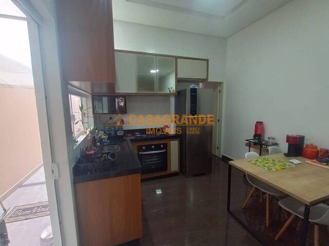 Casa para Venda em São José dos Campos - 5