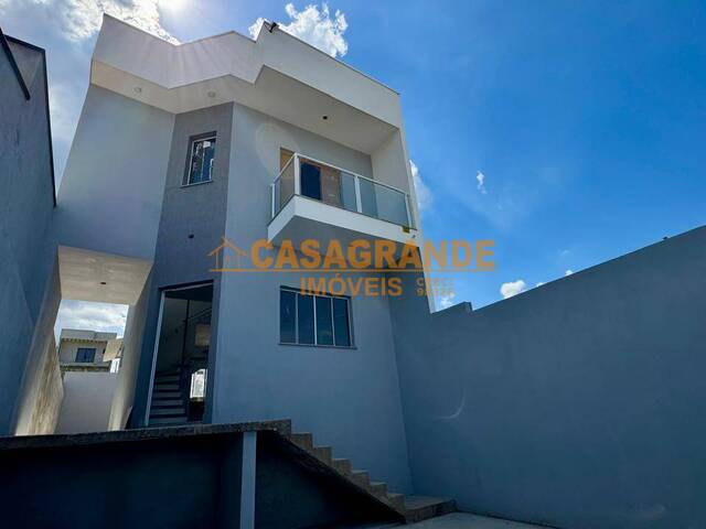 Casa para Venda em São José dos Campos - 3