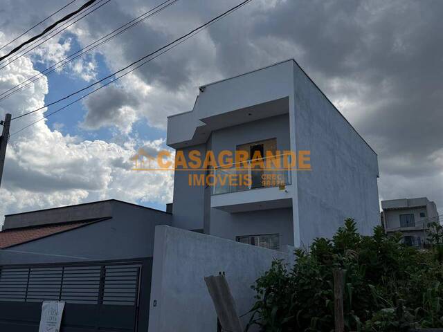Casa para Venda em São José dos Campos - 2
