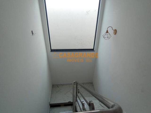 #11928 - Casa para Venda em Jacareí - SP - 3