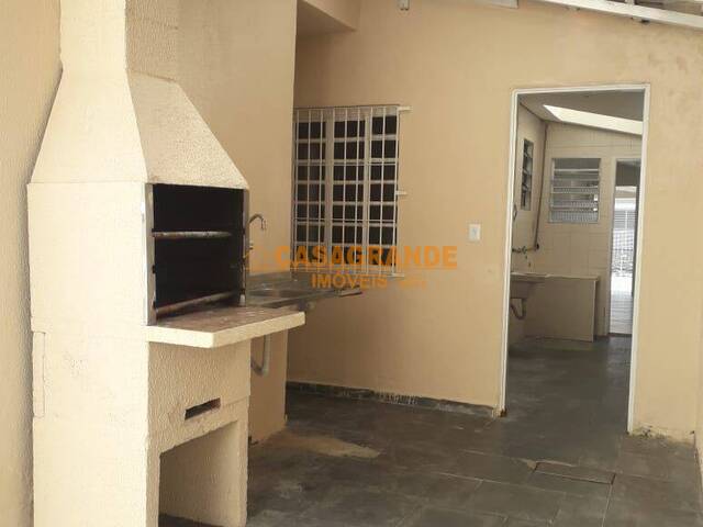 Casa para Venda em São José dos Campos - 4