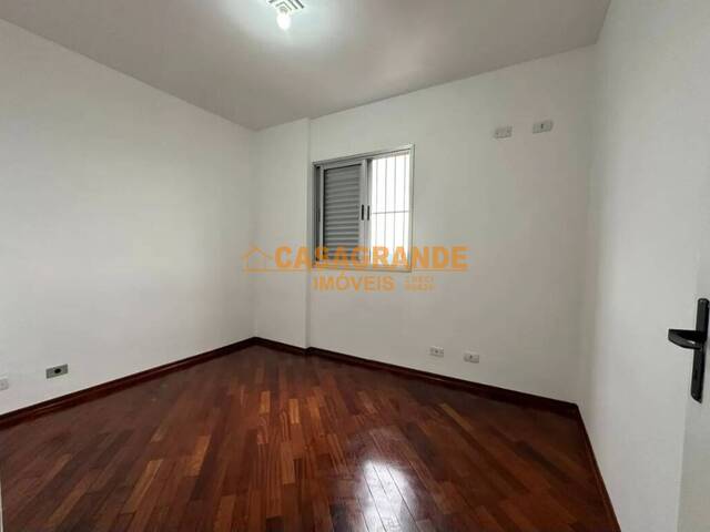 Apartamento para Venda em São José dos Campos - 4