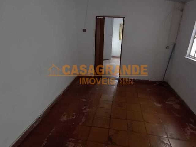 Casa para Venda em São José dos Campos - 4