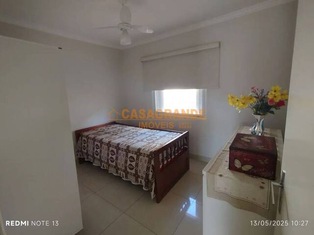 Casa para Venda em São José dos Campos - 4