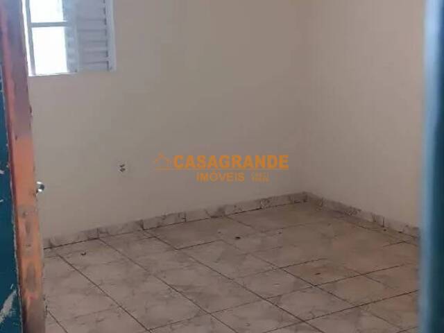Casa para Venda em São José dos Campos - 2