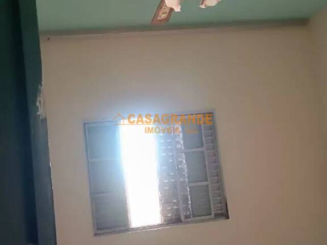 Casa para Venda em São José dos Campos - 4