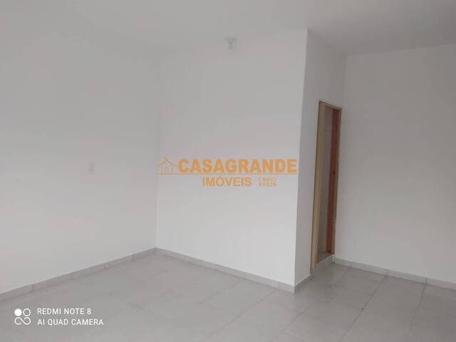 Casa para Venda em São José dos Campos - 4