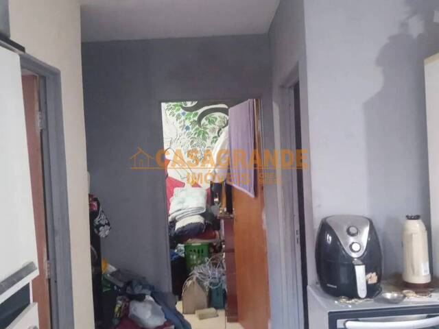 Casa para Venda em São José dos Campos - 2