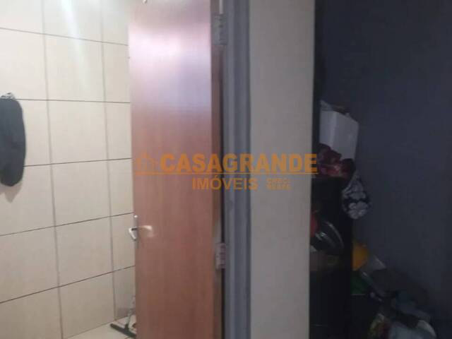 Casa para Venda em São José dos Campos - 3