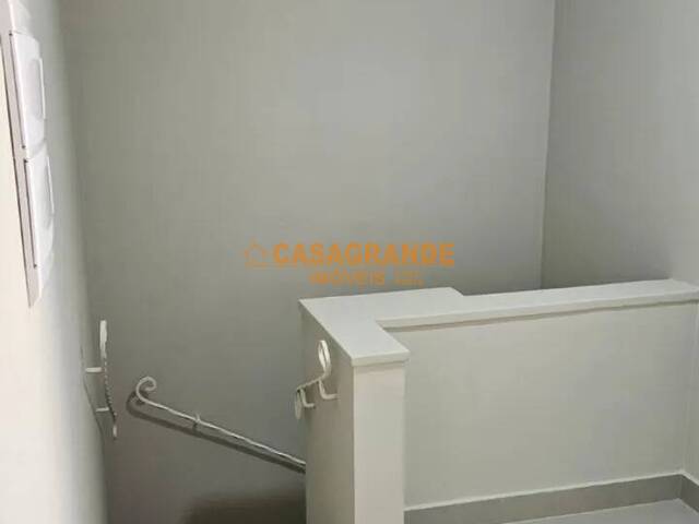 Casa para Venda em São José dos Campos - 5