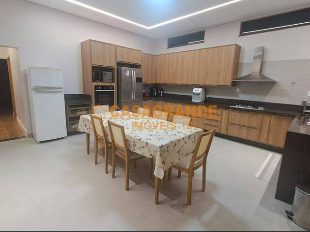 Casa para Venda em São José dos Campos - 5