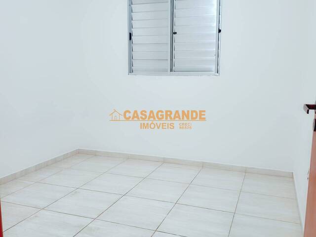 Casa para Venda em São José dos Campos - 4