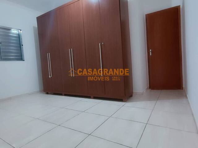 Casa para Venda em São José dos Campos - 5