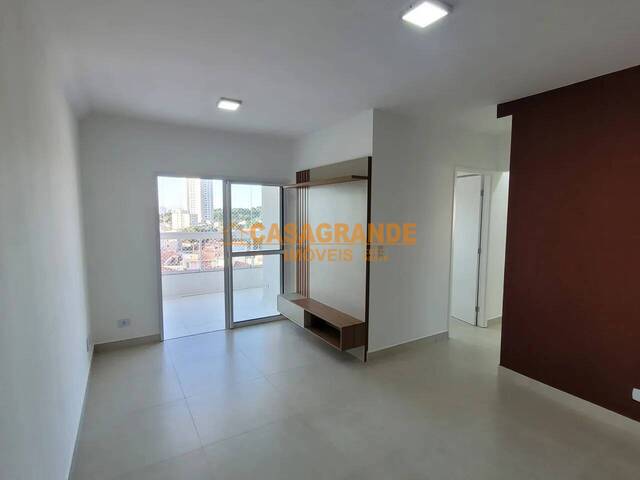 #12055 - Apartamento para Venda em Jacareí - SP - 2