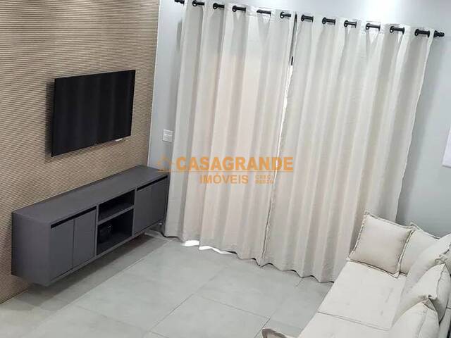 #12065 - Casa para Venda em Jacareí - SP - 2