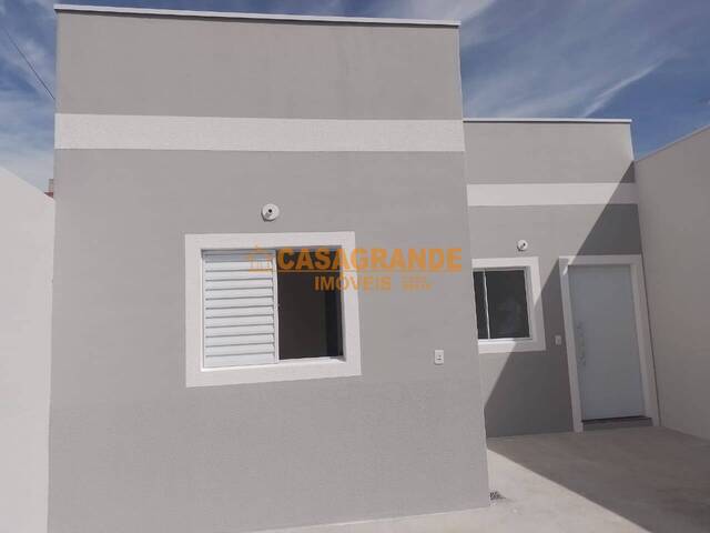 Casa para Venda em São José dos Campos - 2