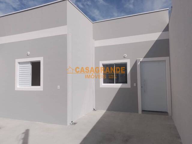 Casa para Venda em São José dos Campos - 3