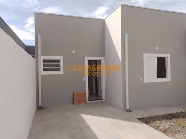 Casa para Venda em São José dos Campos - 4