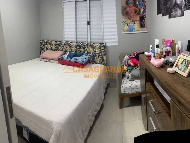 Casa para Venda em São José dos Campos - 4