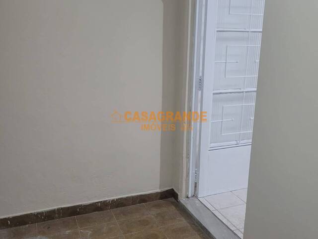 Casa para Venda em São José dos Campos - 4