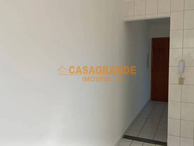 Apartamento para Venda em São José dos Campos - 2