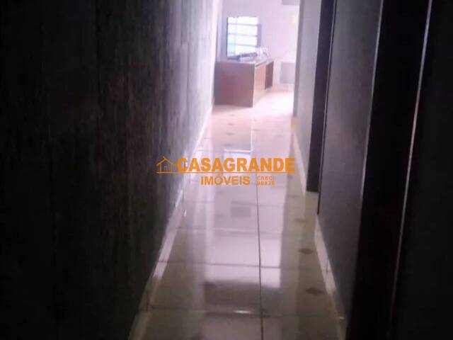 Casa para Venda em São José dos Campos - 5