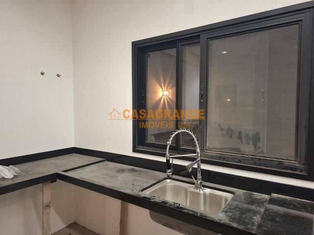 Casa para Venda em Jacareí - 4