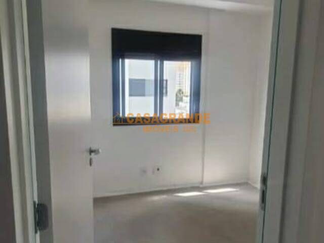 Apartamento para Venda em São José dos Campos - 5