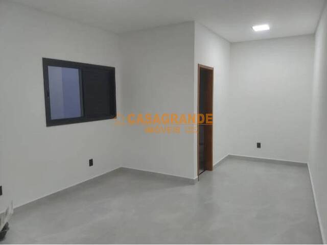 Casa para Venda em São José dos Campos - 5