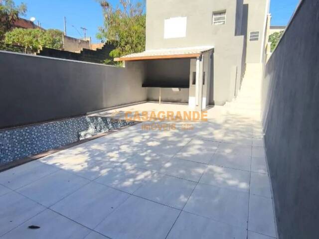 Casa para Venda em São José dos Campos - 4