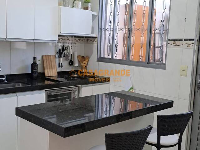 Casa para Venda em São José dos Campos - 4