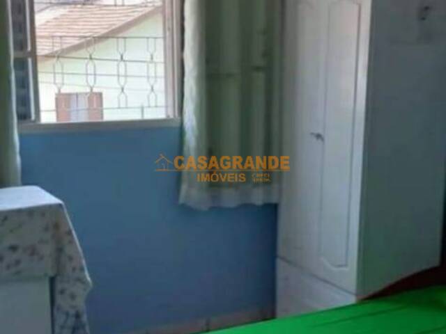Casa para Venda em São José dos Campos - 4