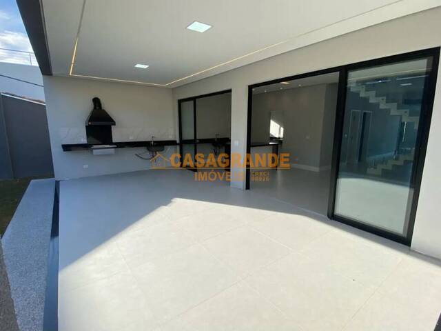 Casa para Venda em São José dos Campos - 4