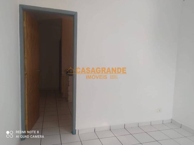 Casa para Venda em São José dos Campos - 4