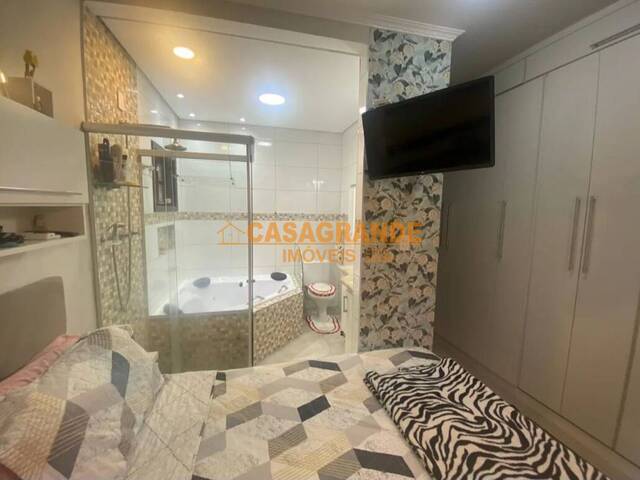 Casa para Venda em São José dos Campos - 4