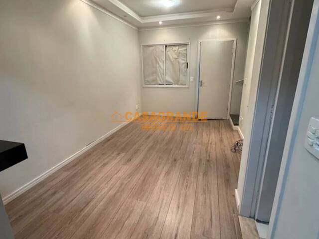 Casa para Venda em São José dos Campos - 4