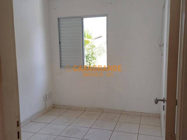 Casa para Venda em São José dos Campos - 4