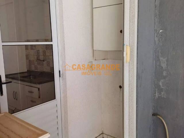 Casa para Venda em São José dos Campos - 4