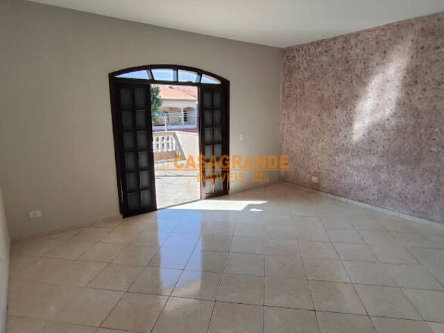 Casa para Venda em São José dos Campos - 5