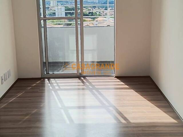 Apartamento para Venda em São José dos Campos - 2